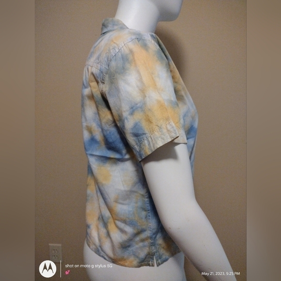 Junk Food Button Up Top M - Picture 3 of 5